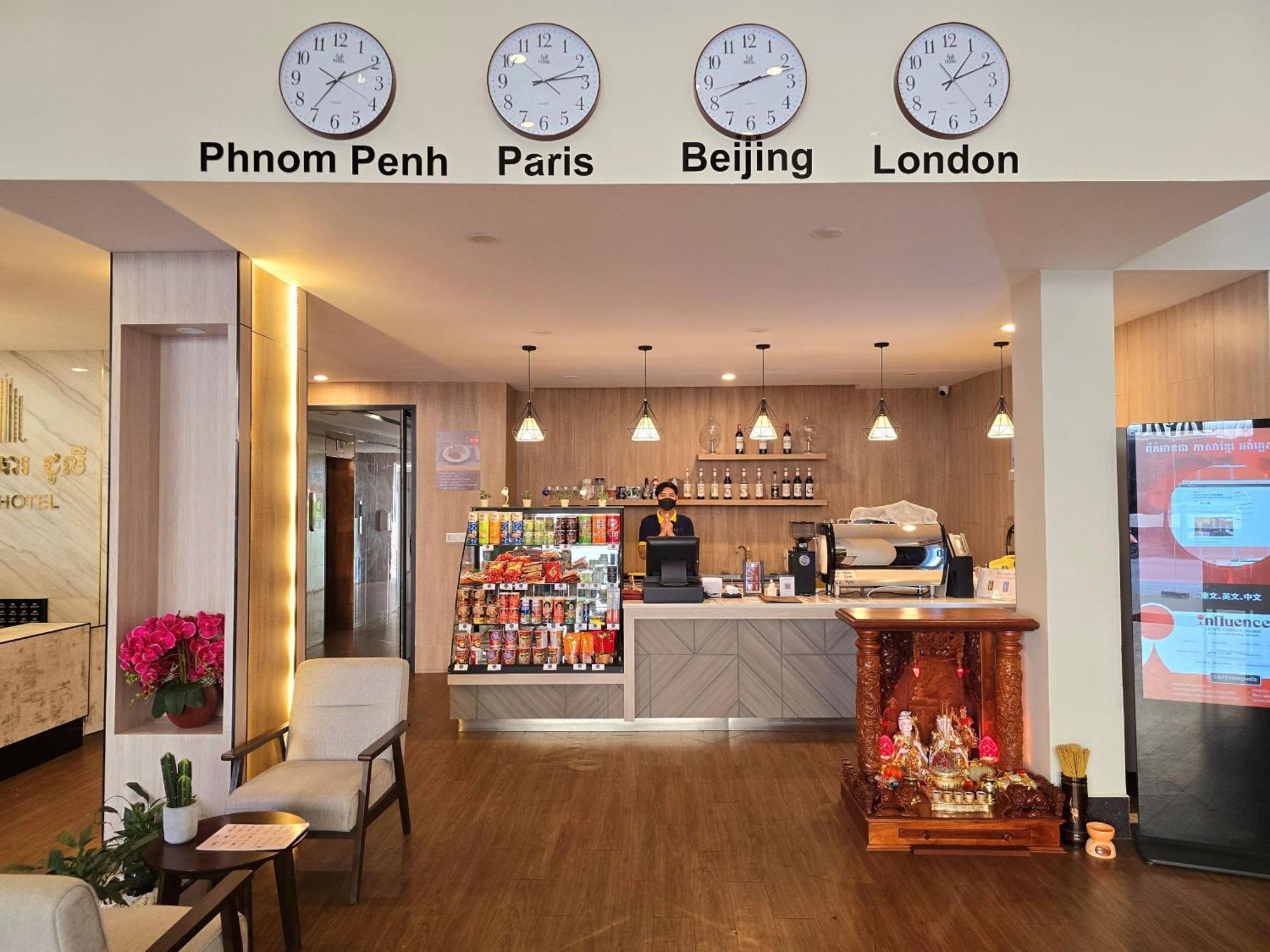 Joli Hotel Phnom Penh Exterior photo